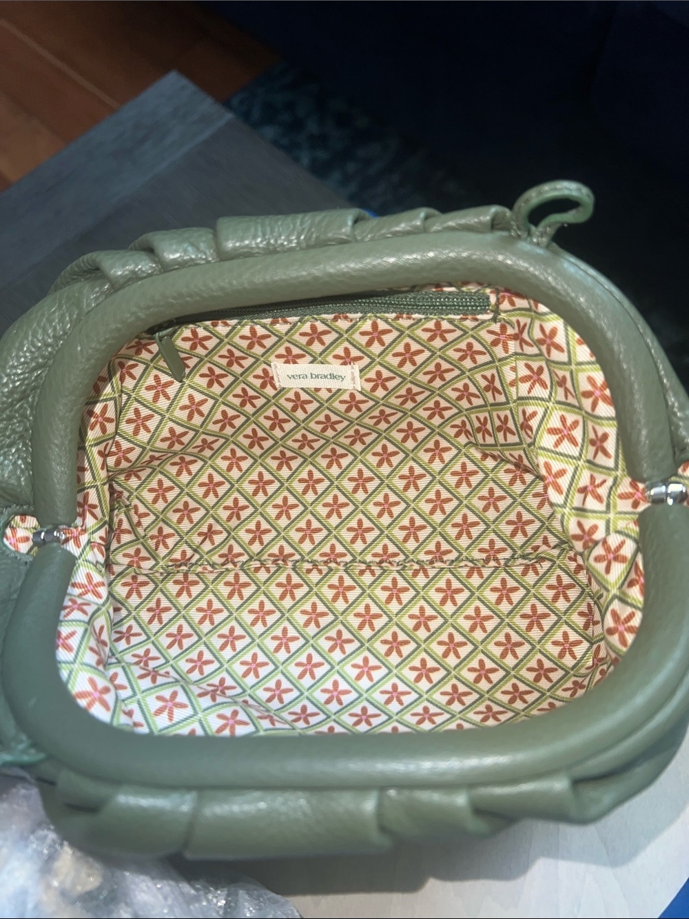 💚Vera Bradley Small Taber Crossbody Bag
Meadow Bouquet Bronze Green in Leather💚 - Picture 6 of 9